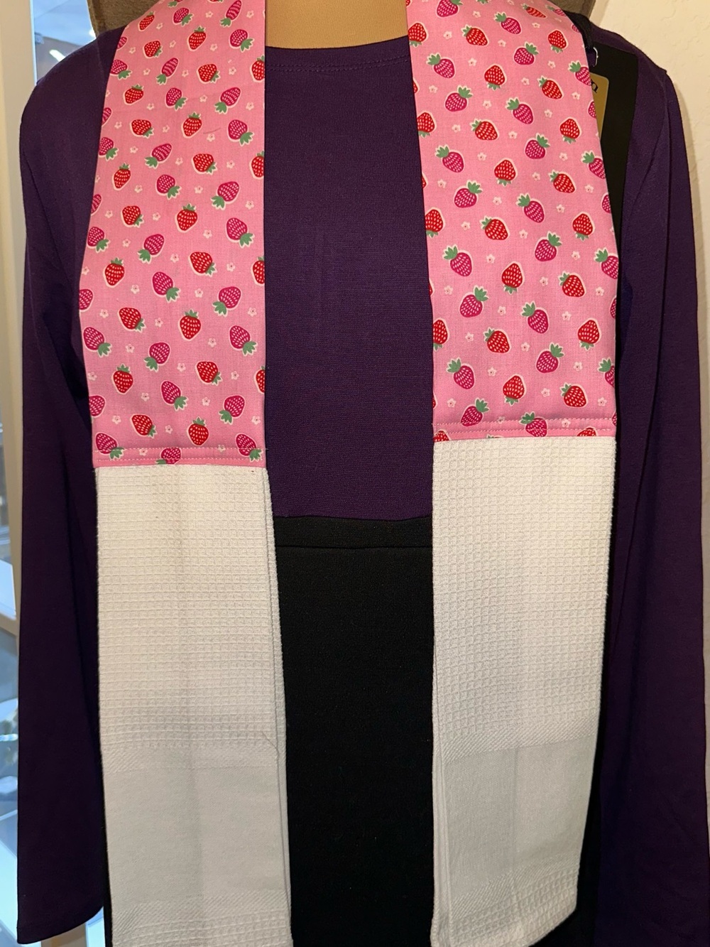 Handmade Kitchen Scarf Pink and Red Strawberries with White Towels - Picture 2 of 6